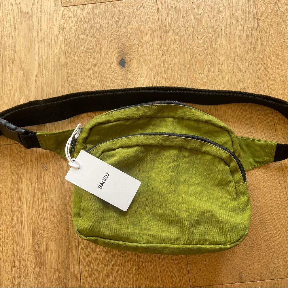 Baggu Fanny Pack Cross Body Bag (Avocado)